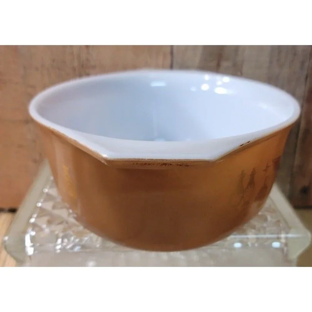 Vintage Pyrex 043 1-1/2 Qt Casserole Dish Brown Gold Americana with no lid